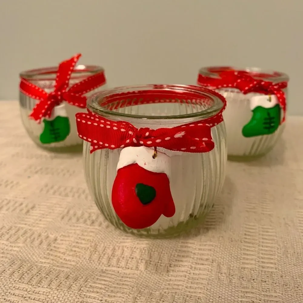 Holiday Mitten Candles